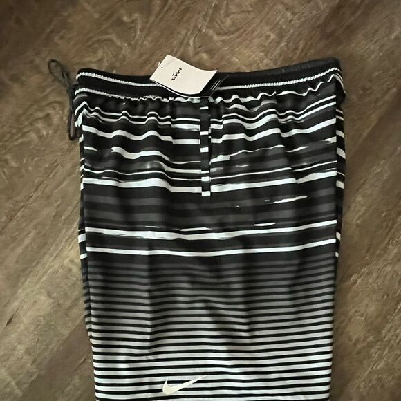 Nike Men' 9" Black Multi Faded Stripe Breaker Swim Trunks (NESSD545-001)-Medium - Picture 6 of 9